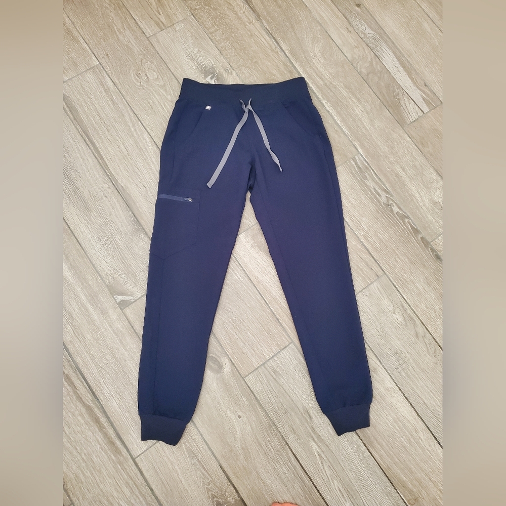 FIGS women' polyester blend pocketed navy elastic waist pull-on scrub joggers